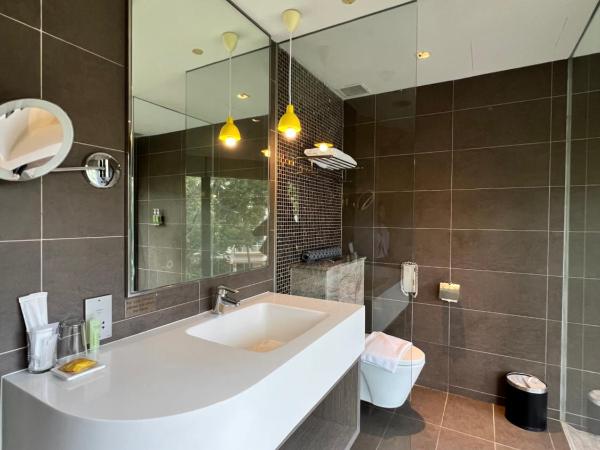 D'Hotel Singapore managed by The Ascott Limited : photo 4 de la chambre suite exécutive