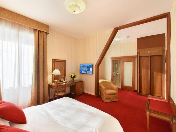 Golf Hotel René Capt : photo 2 de la chambre chambre triple standard - côté ville