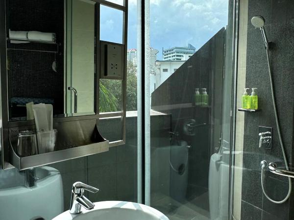 D'Hotel Singapore managed by The Ascott Limited : photo 4 de la chambre studio avec balcon