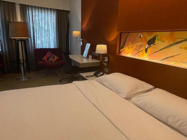 D'Hotel Singapore managed by The Ascott Limited : photo 3 de la chambre chambre lit king-size premier