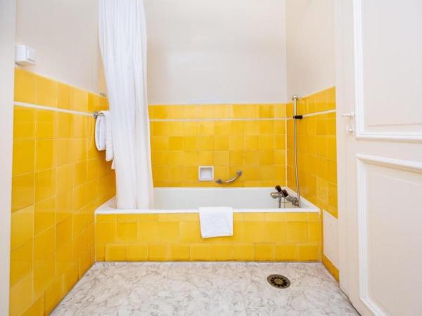 J5 Hotels Helvetie & La Brasserie : photo 7 de la chambre chambre triple