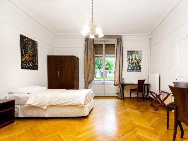 J5 Hotels Helvetie & La Brasserie : photo 6 de la chambre chambre triple