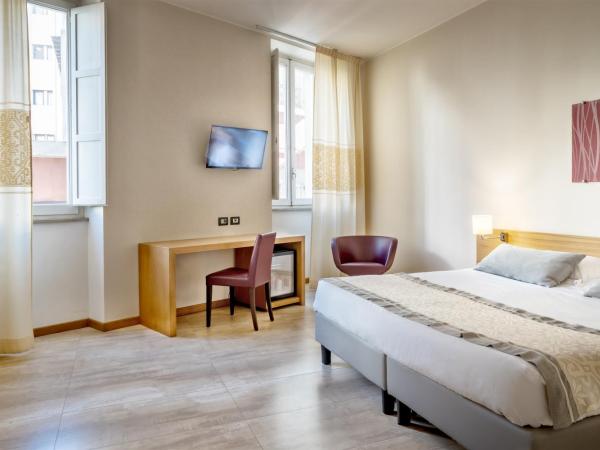 Hotel Italia : photo 3 de la chambre chambre triple supérieure