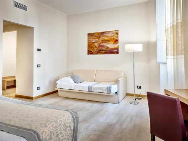 Hotel Italia : photo 2 de la chambre chambre triple supérieure
