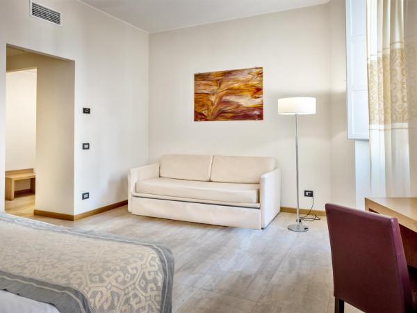 Hotel Italia : photo 1 de la chambre chambre triple supérieure