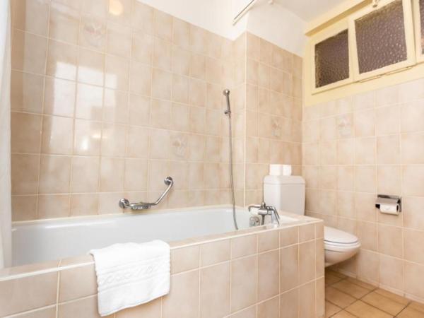 J5 Hotels Helvetie & La Brasserie : photo 1 de la chambre chambre quadruple