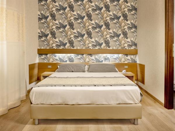 Hotel Italia : photo 2 de la chambre chambre triple classique