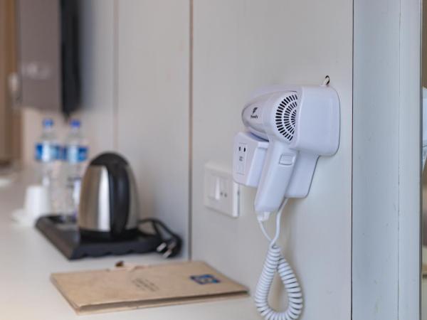 Mount Kailash Resort : photo 10 de la chambre chambre double ou lits jumeaux supérieure avec vue sur ville