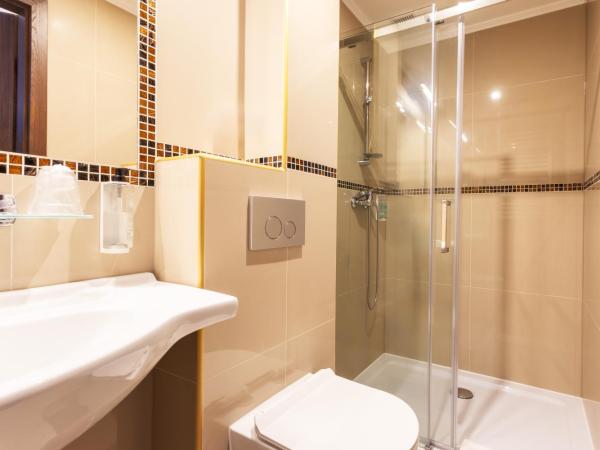 Hit Hotel : photo 10 de la chambre chambre double de luxe avec vue sur rue