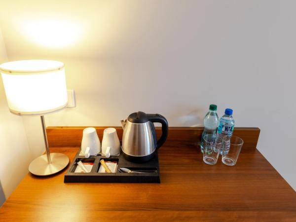 Hit Hotel : photo 7 de la chambre chambre double de luxe avec vue sur rue