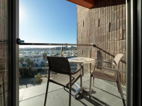 Hotel Spa Porta Maris by Melia : photo 4 de la chambre hébergement standard communicant - port de plaisance