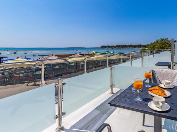 Hotel Koral : photo 10 de la chambre chambre double deluxe avec balcon - vue sur mer