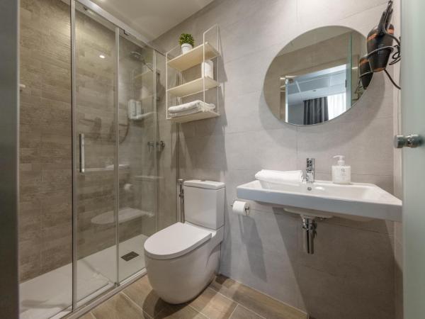 Standbyme Ramblas : photo 3 de la chambre chambre lits jumeaux - vue sur ville