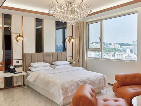 Hotel The Designers Hongdae : photo 1 de la chambre royal suite - bed type selected at check-in(double or twin)