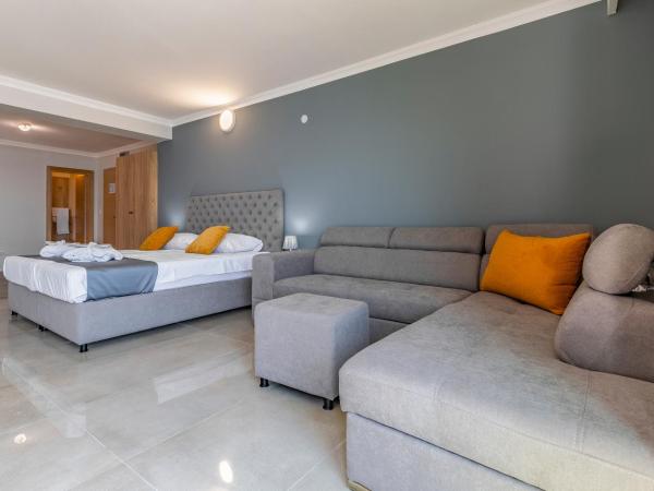 Hotel Koral : photo 8 de la chambre chambre quadruple avec balcon