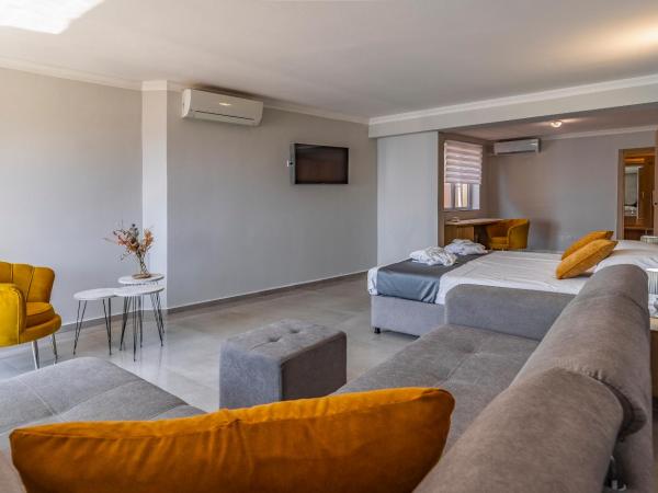 Hotel Koral : photo 5 de la chambre chambre quadruple avec balcon