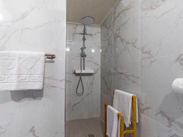 Hotel Koral : photo 2 de la chambre chambre quadruple