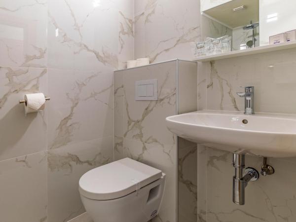 Hotel Koral : photo 1 de la chambre chambre quadruple