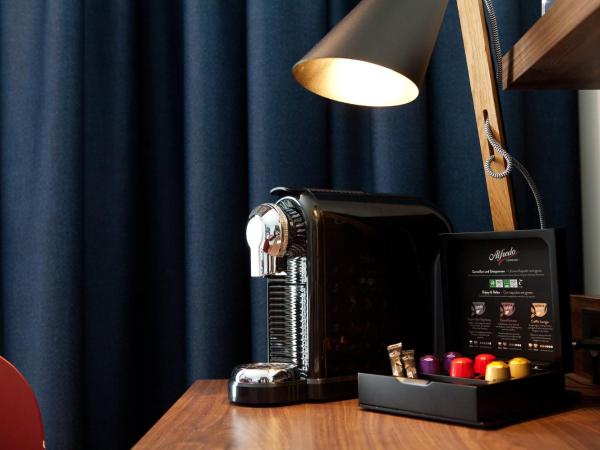 Hotel Indigo Berlin - East Side Gallery : photo 8 de la chambre premium queen spree river view