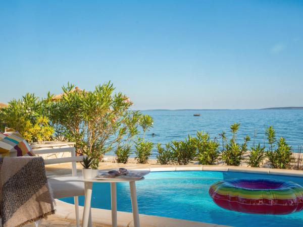 Terra Park Phalaris : photo 2 de la chambre mobile home marinus avec piscine