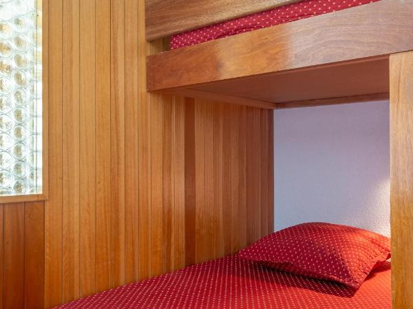 Résidence Pierre & Vacances Les Bleuets : photo 7 de la chambre studio avec couchage en alcôve (4 personnes) - vue sur vallée