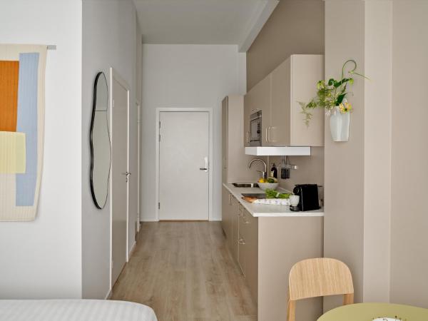 Flora Apartment Hotel : photo 9 de la chambre studio