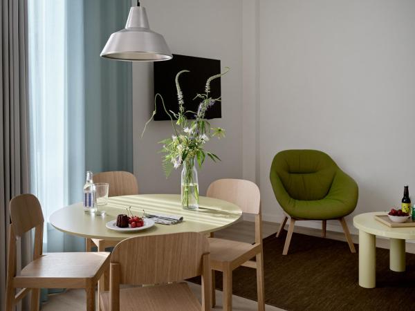 Flora Apartment Hotel : photo 10 de la chambre appartement avec terrasse