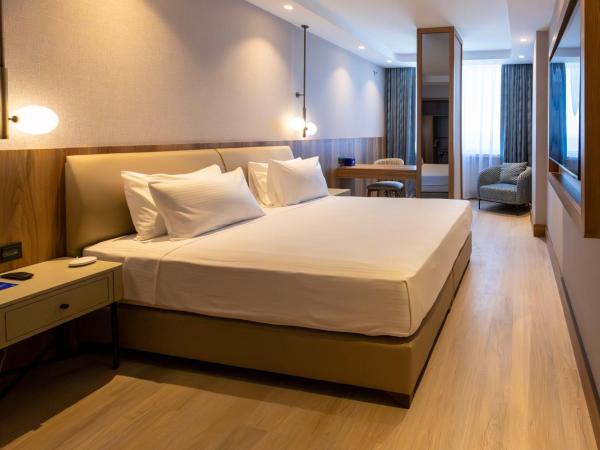 Delta Hotels by Marriott Antalya Lara : photo 1 de la chambre standard king room with partial sea view