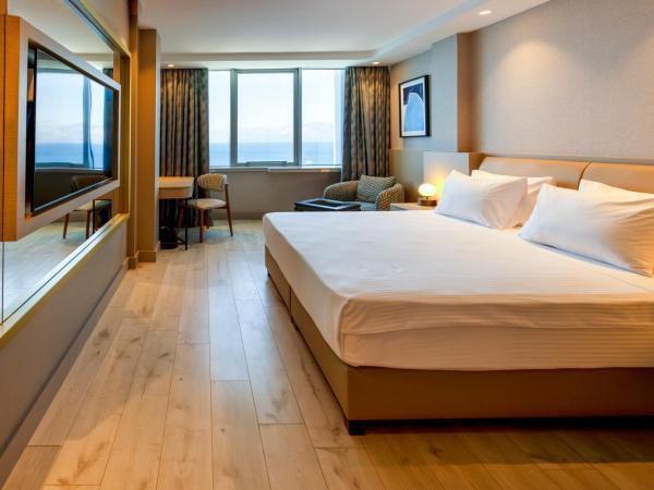 Delta Hotels by Marriott Antalya Lara : photo 6 de la chambre chambre king standard avec vue sur mer