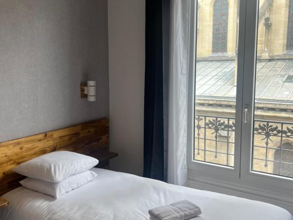 Hôtel De La Perdrix Rouge : photo 4 de la chambre deux chambres doubles adjacentes