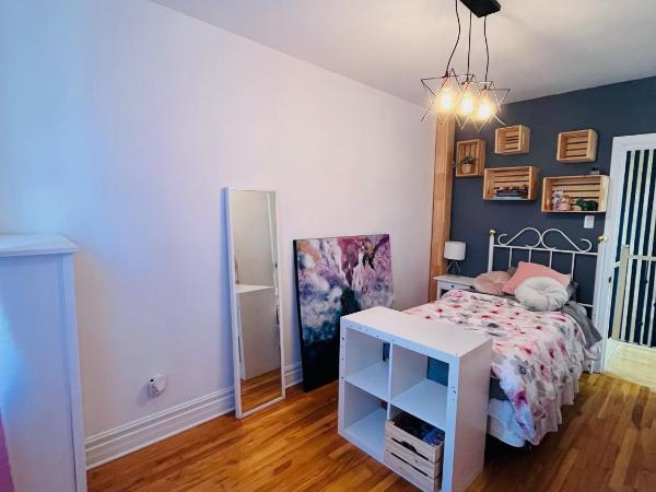 Ville-Émard Duplex avec esprits de communauté : photo 1 de la chambre chambre simple avec salle de bains commune