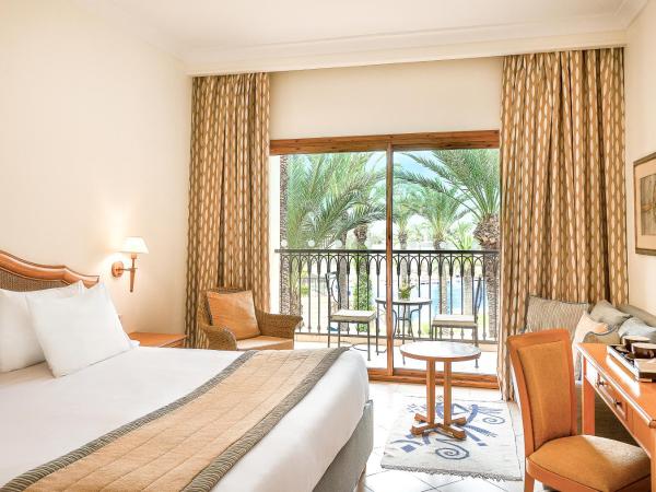 Mövenpick Resort & Marine Spa Sousse : photo 2 de la chambre chambre lit king-size classique - vue sur piscine