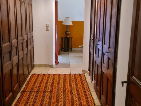 Villa M, Chambres d'Hôtes, Séjours Bien-être, Vue mer, Sauna, Piscine à Six-Fours : photo 6 de la chambre chambre lit king-size - vue sur mer