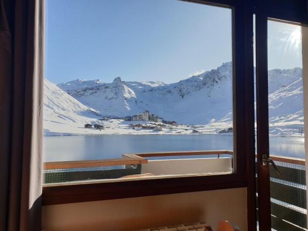 Le Terril Blanc : photo 2 de la chambre double room south with mountain and lake view and balcony