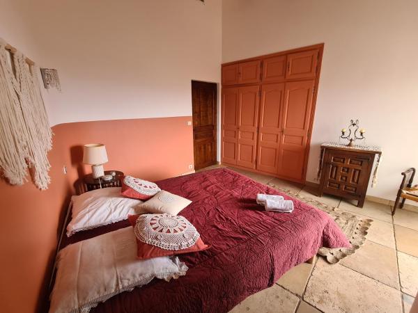 Villa M, Chambres d'Hôtes, Séjours Bien-être, Vue mer, Sauna, Piscine à Six-Fours : photo 9 de la chambre chambre lit queen-size - vue sur mer