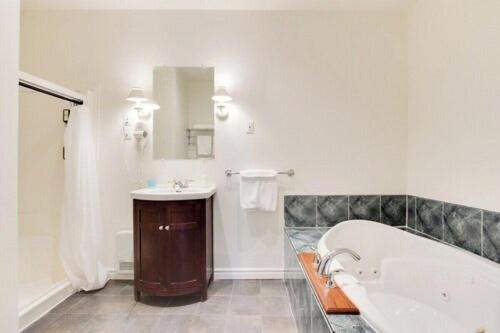 Hotel Aberdeen : photo 6 de la chambre chambre supérieure lit queen-size