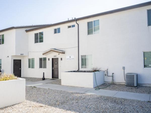 California Castle - Fashion District - DTLA - Flexible : photo 3 de la chambre lit simple dans dortoir de 4 lits