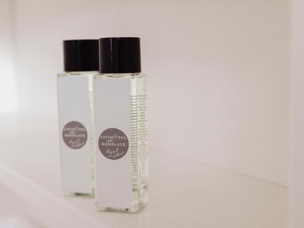 Cityhotel am Domplatz Self-CheckIn : photo 3 de la chambre chambre double standard