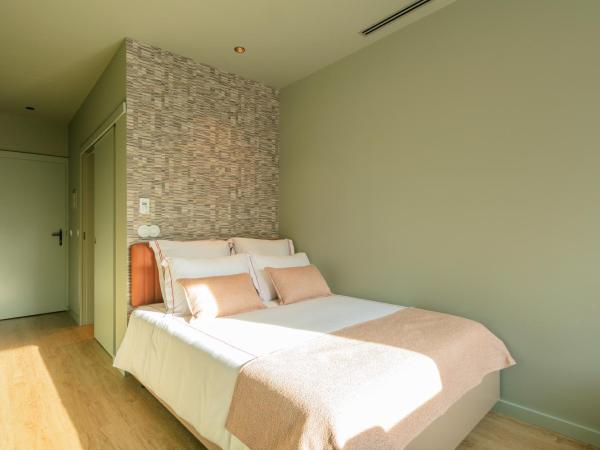 Fred's House Asprela : photo 2 de la chambre chambre double - vue sur piscine