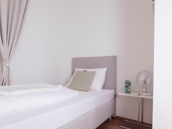 Cityhotel am Domplatz Self-CheckIn : photo 5 de la chambre chambre simple