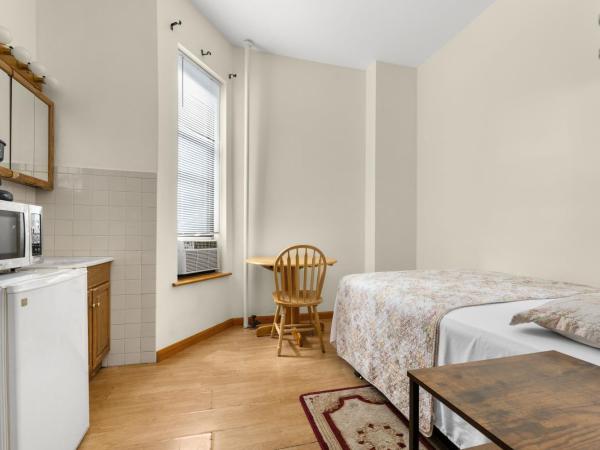 West 30th Street Guest House : photo 5 de la chambre chambre simple avec toilettes et douche communes