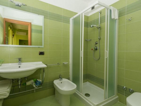 Residence Villa Il Glicine : photo 5 de la chambre appartement 1 chambre de luxe (3 adultes)