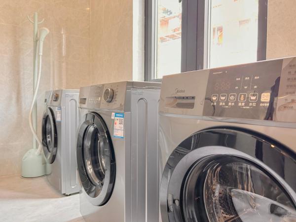 Dayin International Youth Hostel - Shanghai Railway Station & Jing'an Branch : photo 8 de la chambre bed in 8-bed male dormitory room - shared bathroom