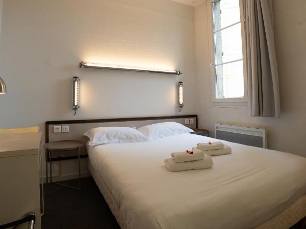 Brit Hotel Des Grands Hommes - Bordeaux Centre : photo 3 de la chambre chambre double avec petite salle de bains - côté cour
