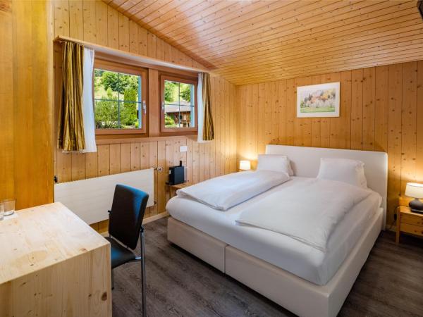 Hotel Lindenhof by Crossworld AG : photo 1 de la chambre chambre double Économique classique - vue sur montagne