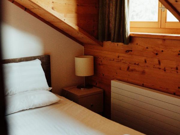 Auberge Restaurant du Lac Retaud : photo 3 de la chambre chambre double avec salle de bains privative