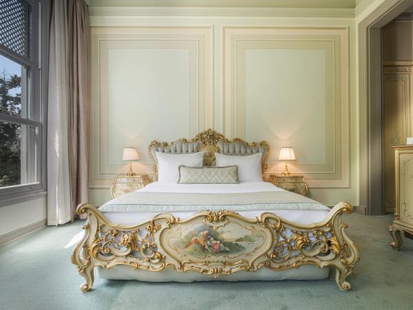 Bosphorus Palace Hotel : photo 1 de la chambre chambre lit king-size - vue sur jardin