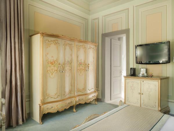 Bosphorus Palace Hotel : photo 5 de la chambre chambre lit king-size - vue sur jardin