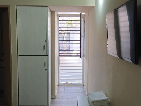 DAKAR HOSTEL : photo 3 de la chambre chambre double