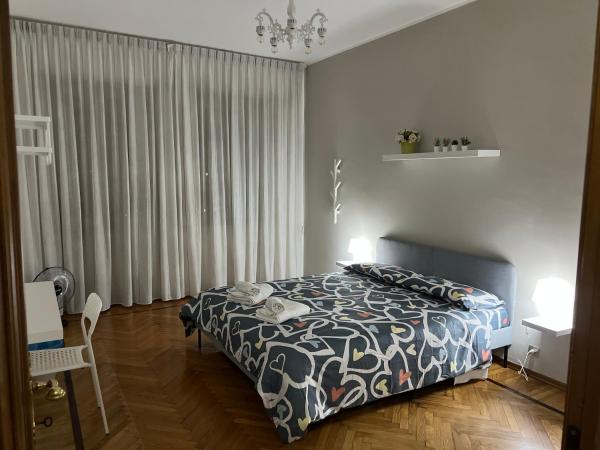 Bed2Go Botticelli : photo 4 de la chambre chambre lit queen-size avec salle de bains commune 